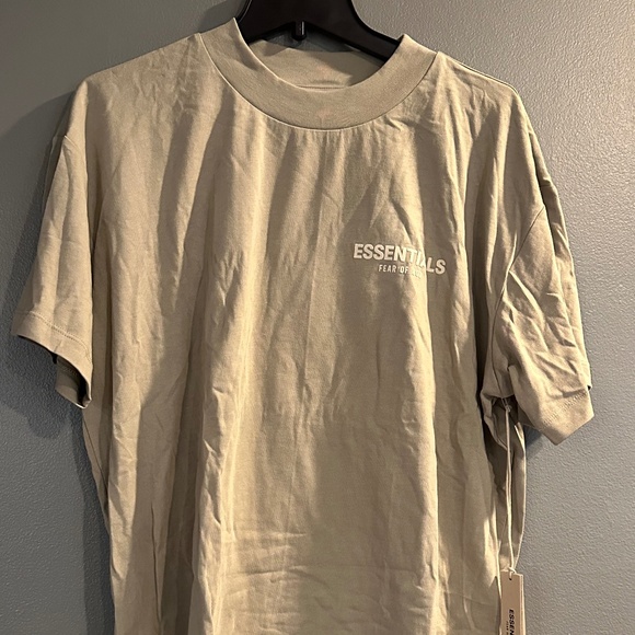 *BRAND NEW WITH TAGS* Essentials Fear of God 'Essentials' Women's XXL Tee - Picture 1 of 8
